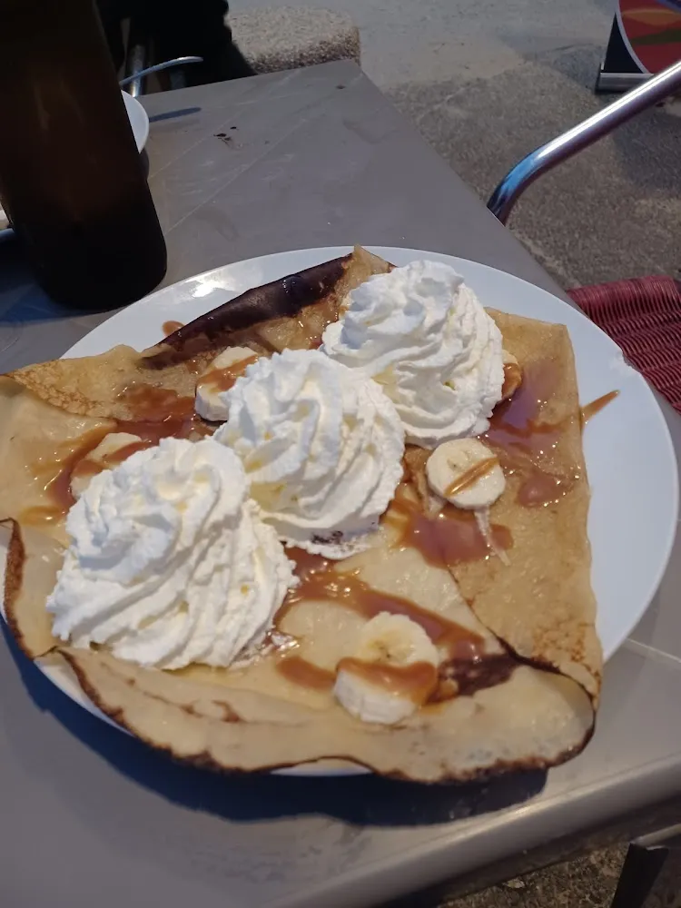 Crêpe Banane Chantilly Au Caramel Beurre Salé